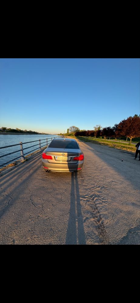 BMW Seria 7 (730d)
