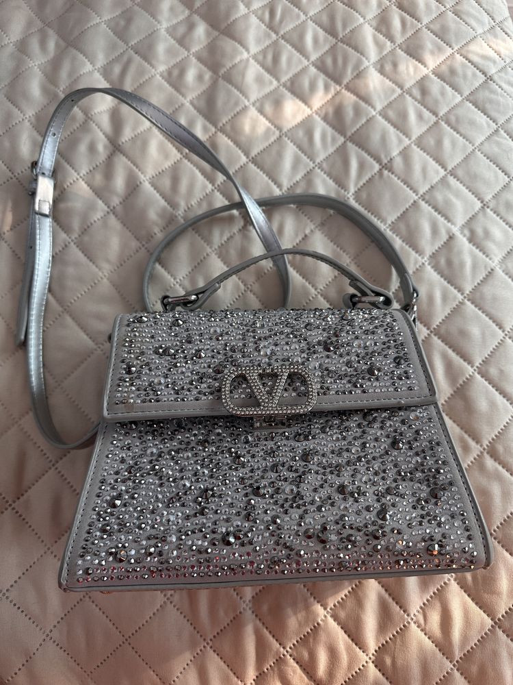 Чанта Valentino с камъни