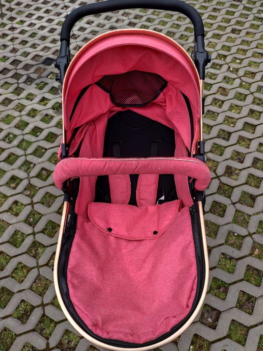 Vând cărucior 3 în 1 cu scoică pentru mașină și 2 premergătoare