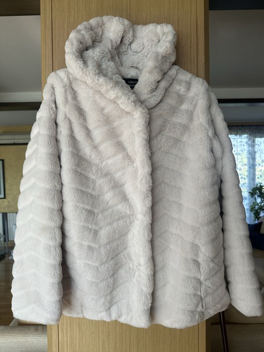 Пухкаво яке с качулка