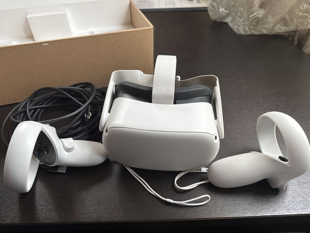 Oculus quest 2 256 GB със Oculus link cable