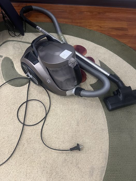 Продам срочно пылесос работает