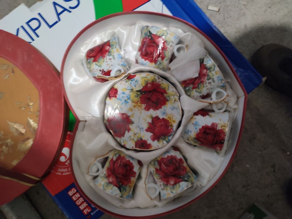 Set de cesti si farfurii