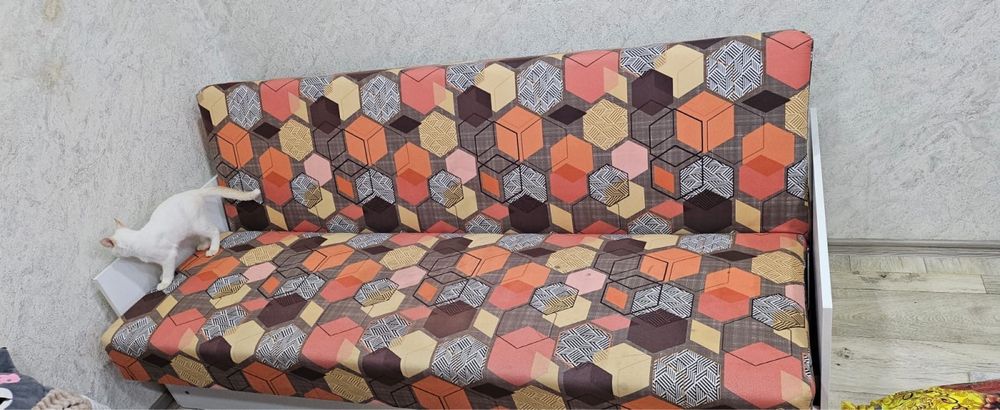 Срочно продам детский раздвижной  диван-кровать