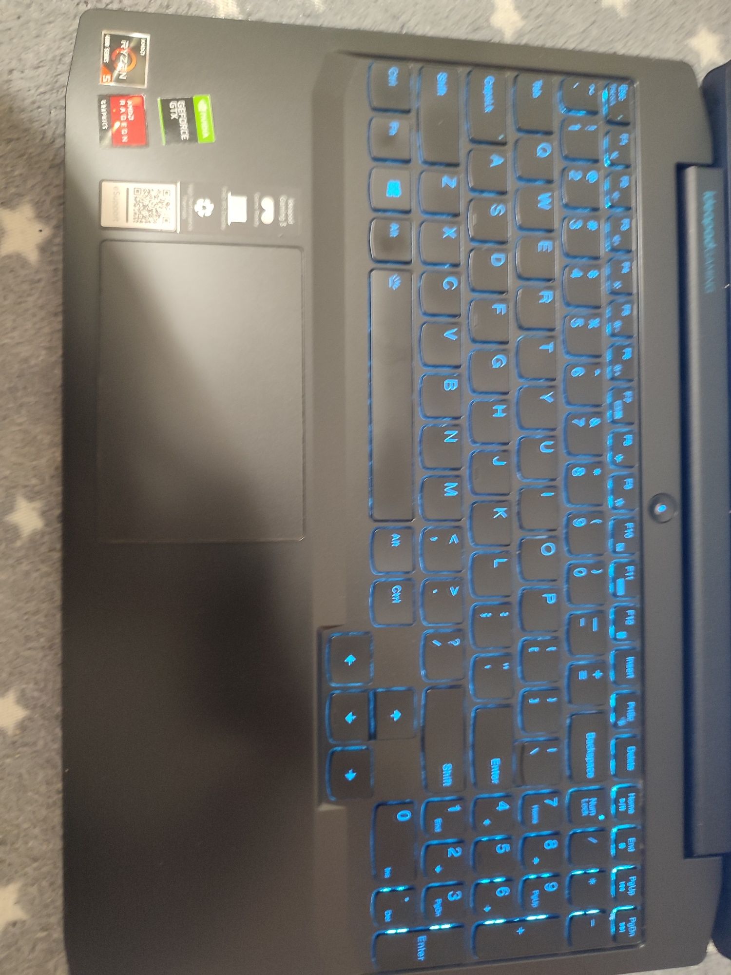 Laptop Ryzen 5 4600H GTX 1650 32GB SSD 512GB Baterie 4-6 ore