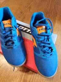 Pantofi sport, pentru fotbal