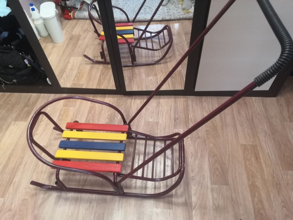 Продам санки с ручкой