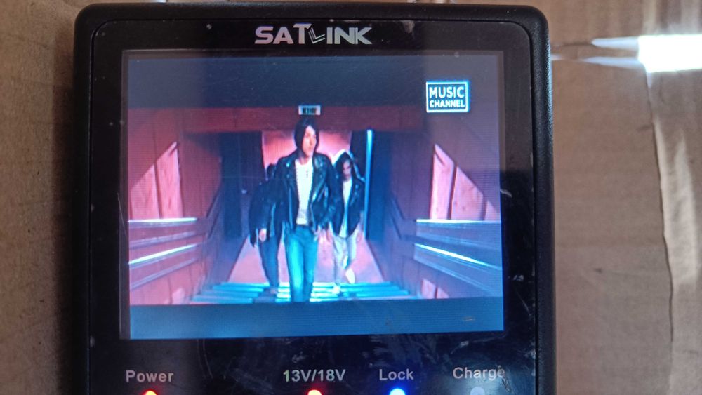 Antena satelit automata