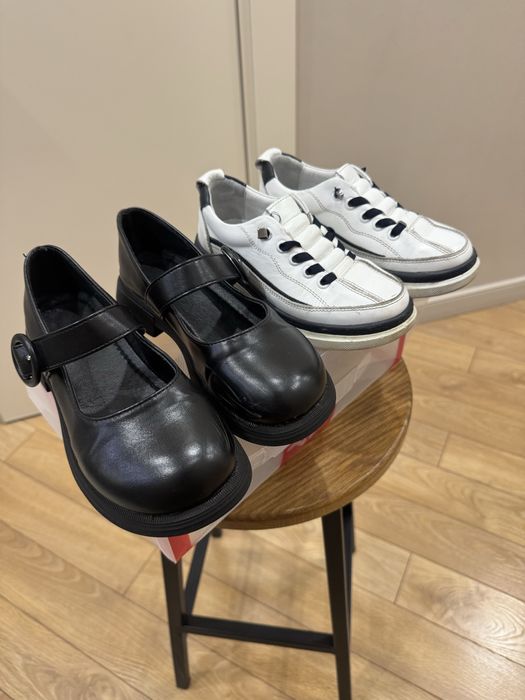 Продам детскую обувь