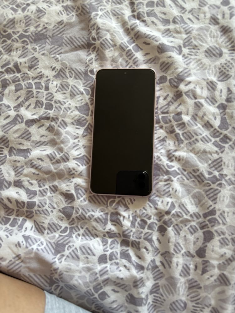 Продавам Samsung S23 256gb