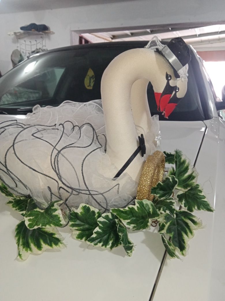 Лебеди на свадебную машину