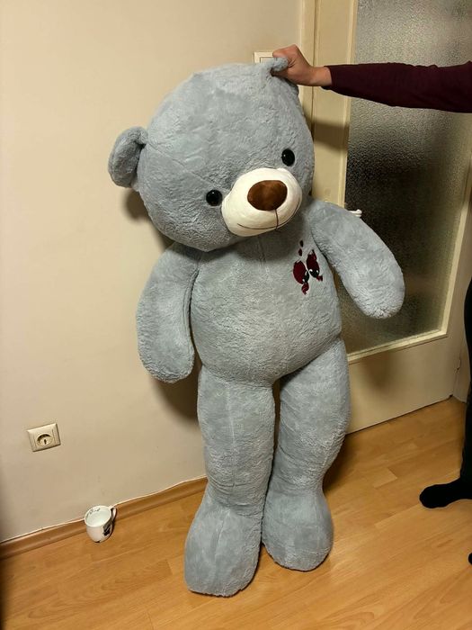 Големи плюшени мечки