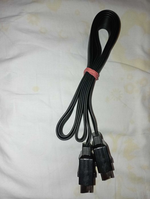 cablu SCART, cunoscut și sub denumirea de Peritel sau Euroconnector.