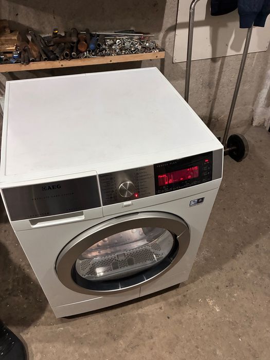 Инверторна Сушилня АЕГ