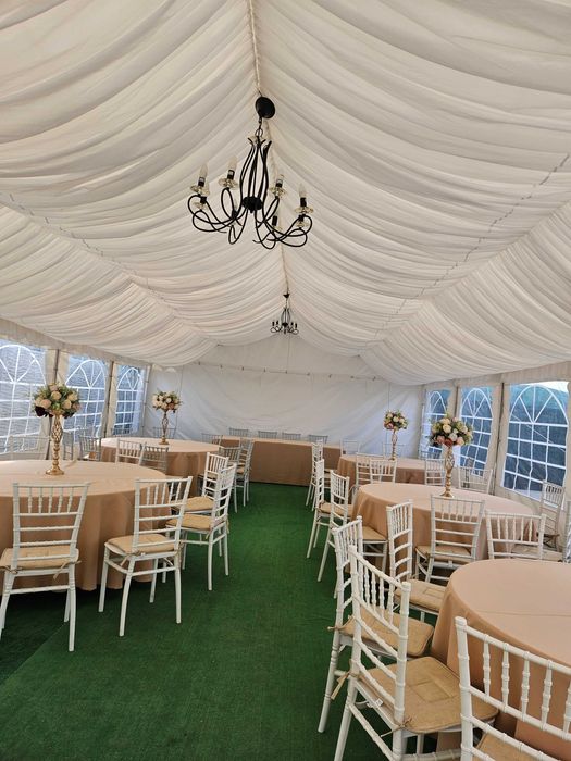 Corturi de închiriat