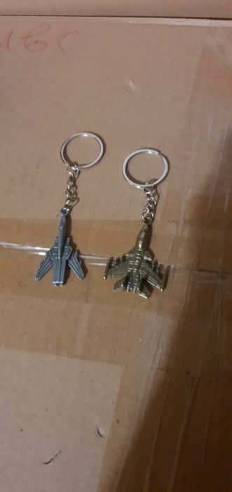 Метални самолети ключодържател