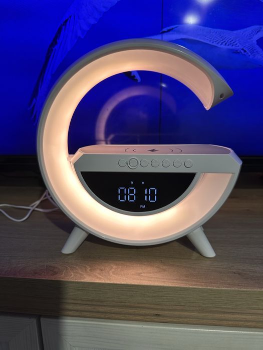 Нова комбинирана нощна лампа със зарядно, часовник, тонколона