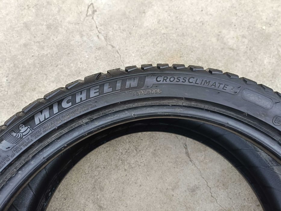 O anvelopa 255 35 19 Michelin CrossClimate 2 dot 2024