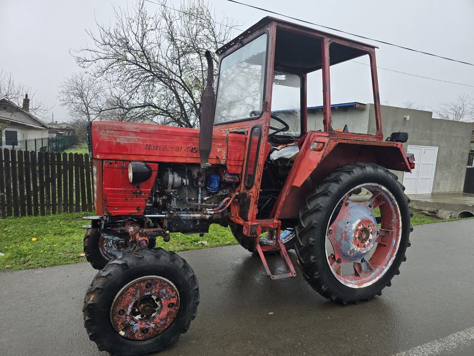 Tractor Universal 445 L cu roți tehnologice