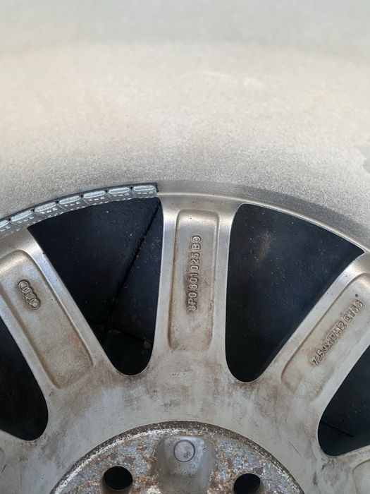 Jante originale Audi 17" cu cauciucuri Continental 2016/2015