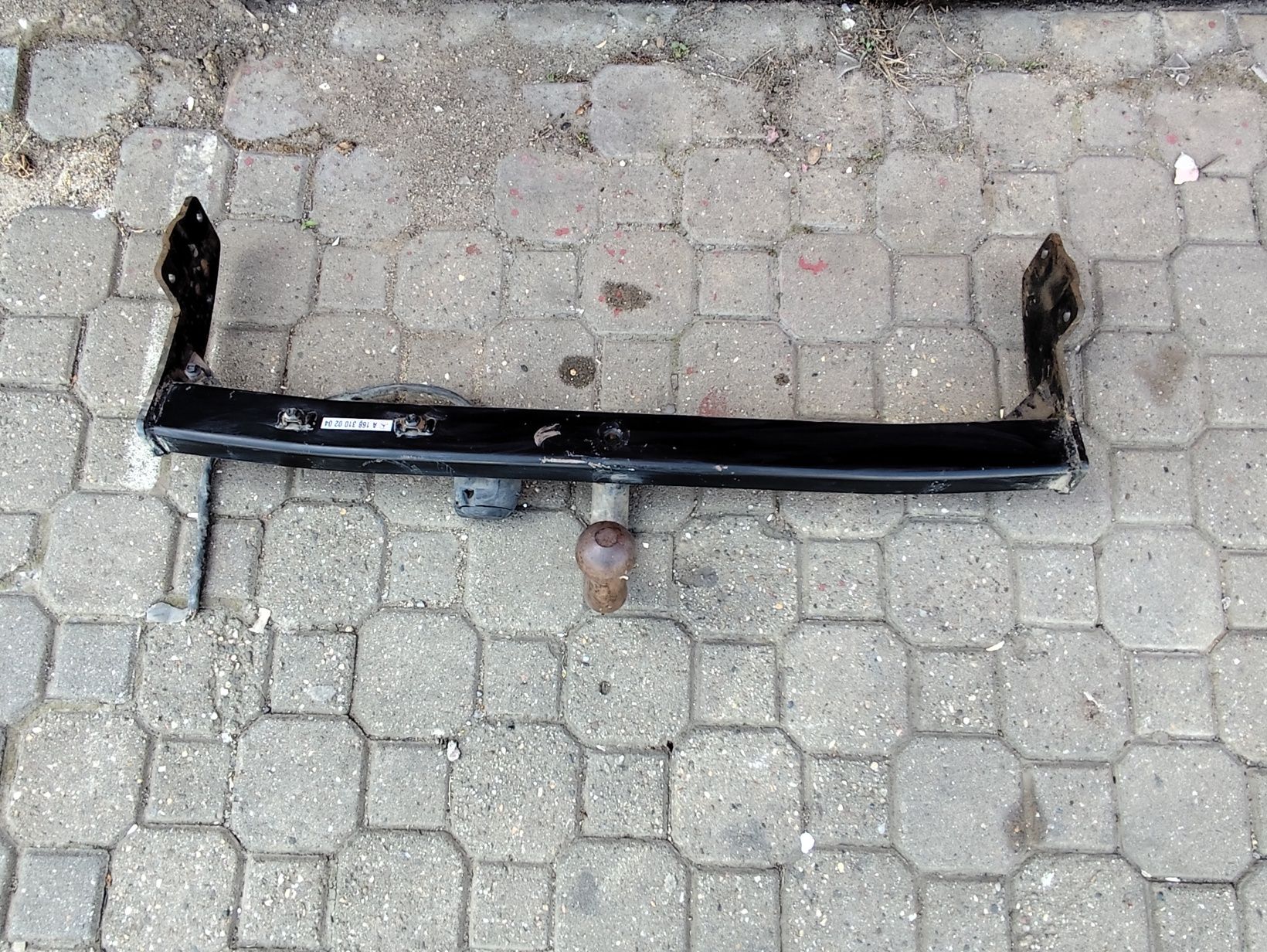 Vând cârlig remorcare Mercedes A class