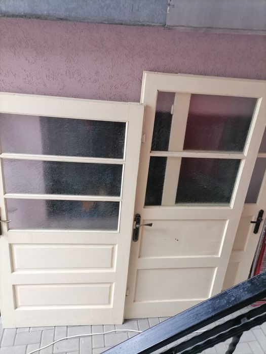 Uși interior din lemn
