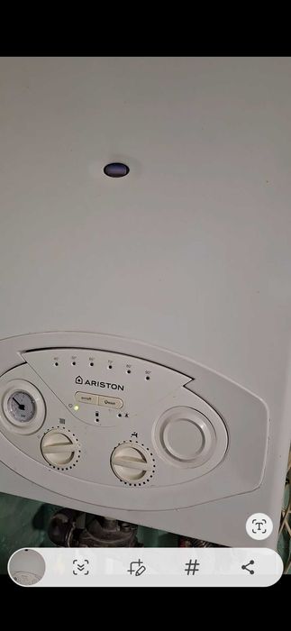 Vând centrală pe gaz Ariston