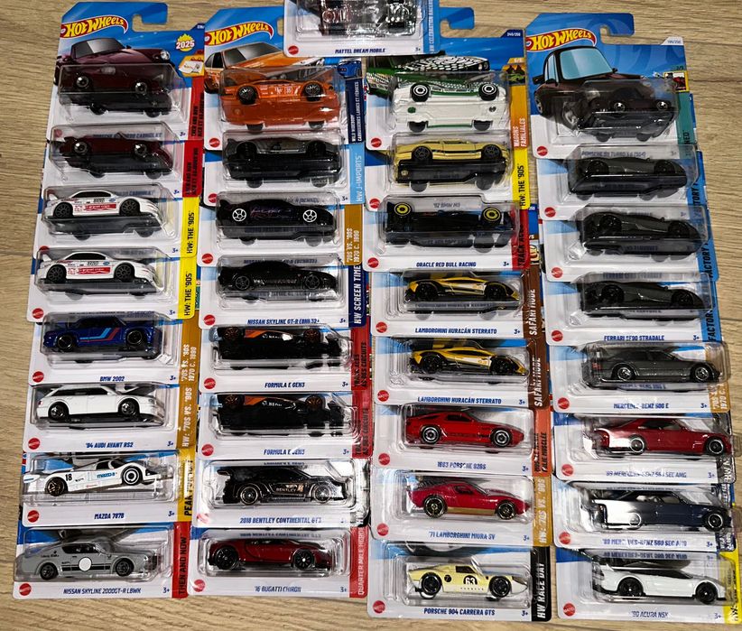 Hot Wheels Treasure Hunt Audi, Ferrari, Porsche, Skyline, Bugatti
