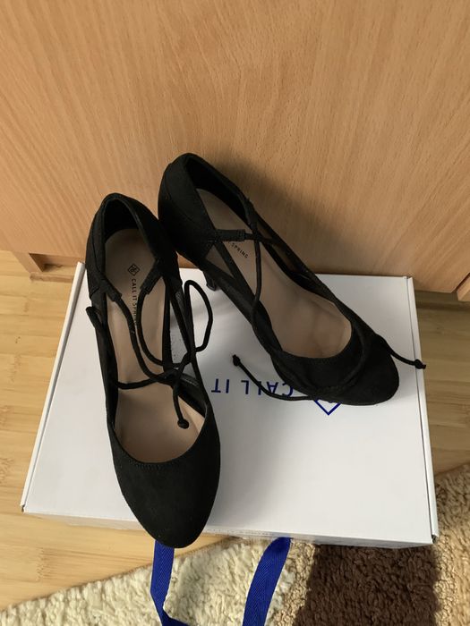 Pantofi  cu toc eleganti