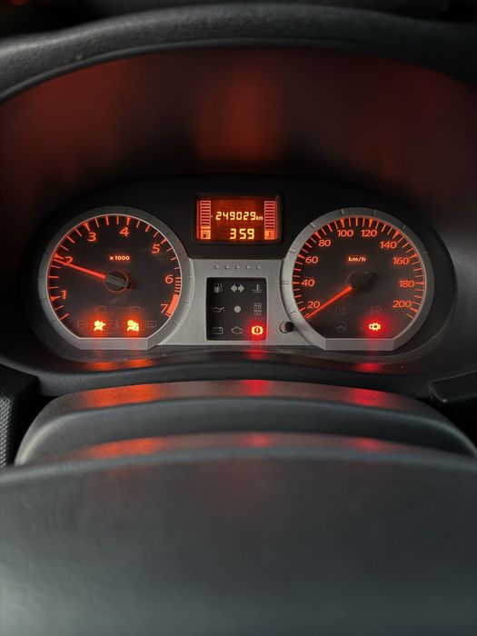 Lada LARGUS сотилади