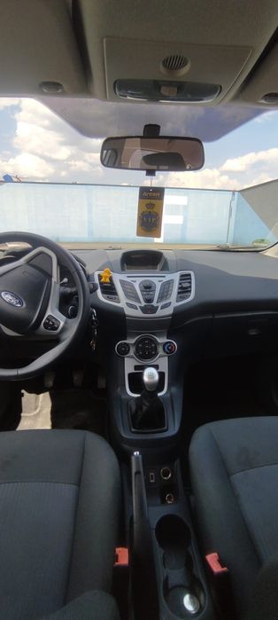 Vând Ford Fiesta 2012