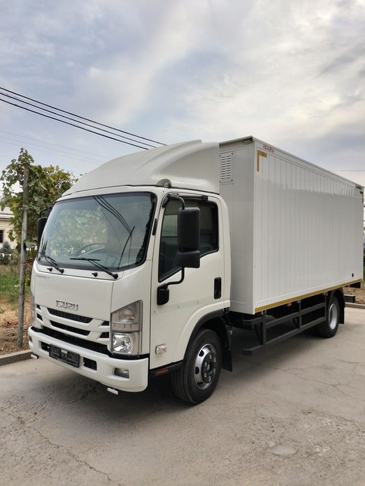 Isuzu Furgon 2024