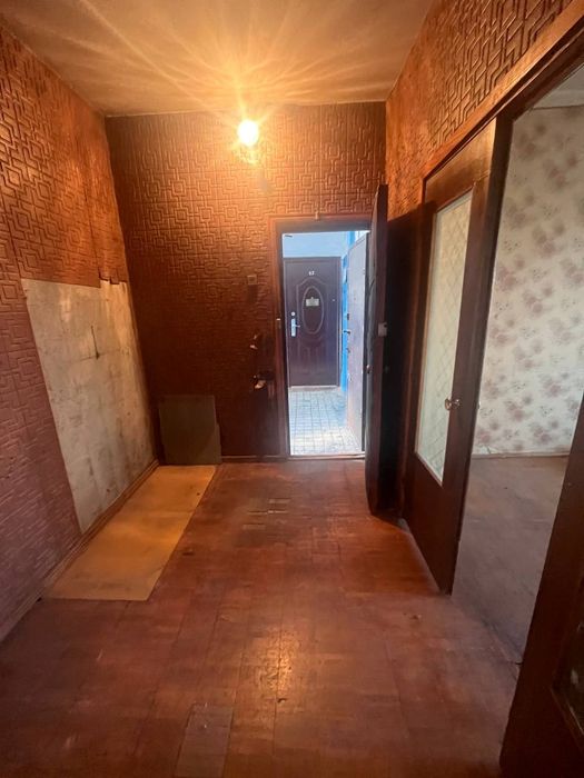 3/4/5. Сергели 4. Квартира 78 м². Дом вдоль дороги. Метро - 800 м.