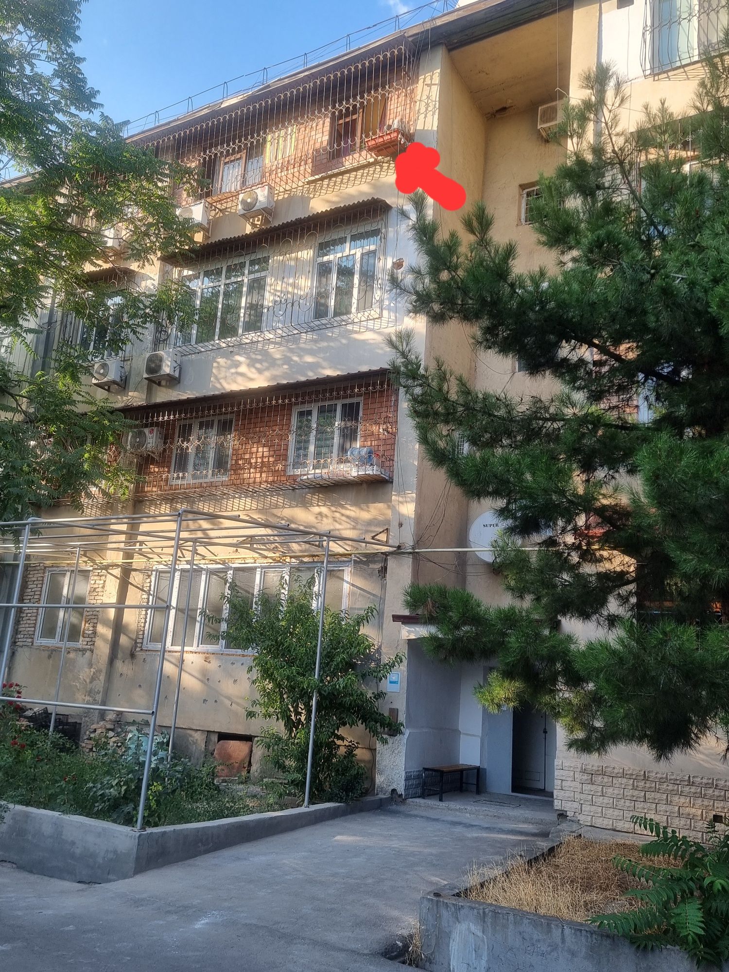 Продаётся 4/4/4 квартира в районе Парк Бабура, за рестораном  ,,Jumanj