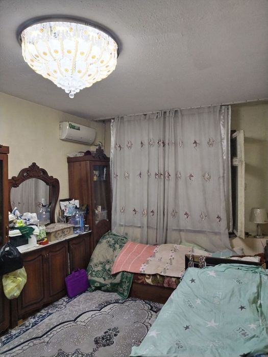 Qoraqamish 1/3 da 1 xonali uy sotiladi SROCHNA