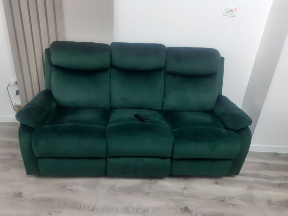Canapea noua cu măsuță canapeaua se desface pt 2 persoane