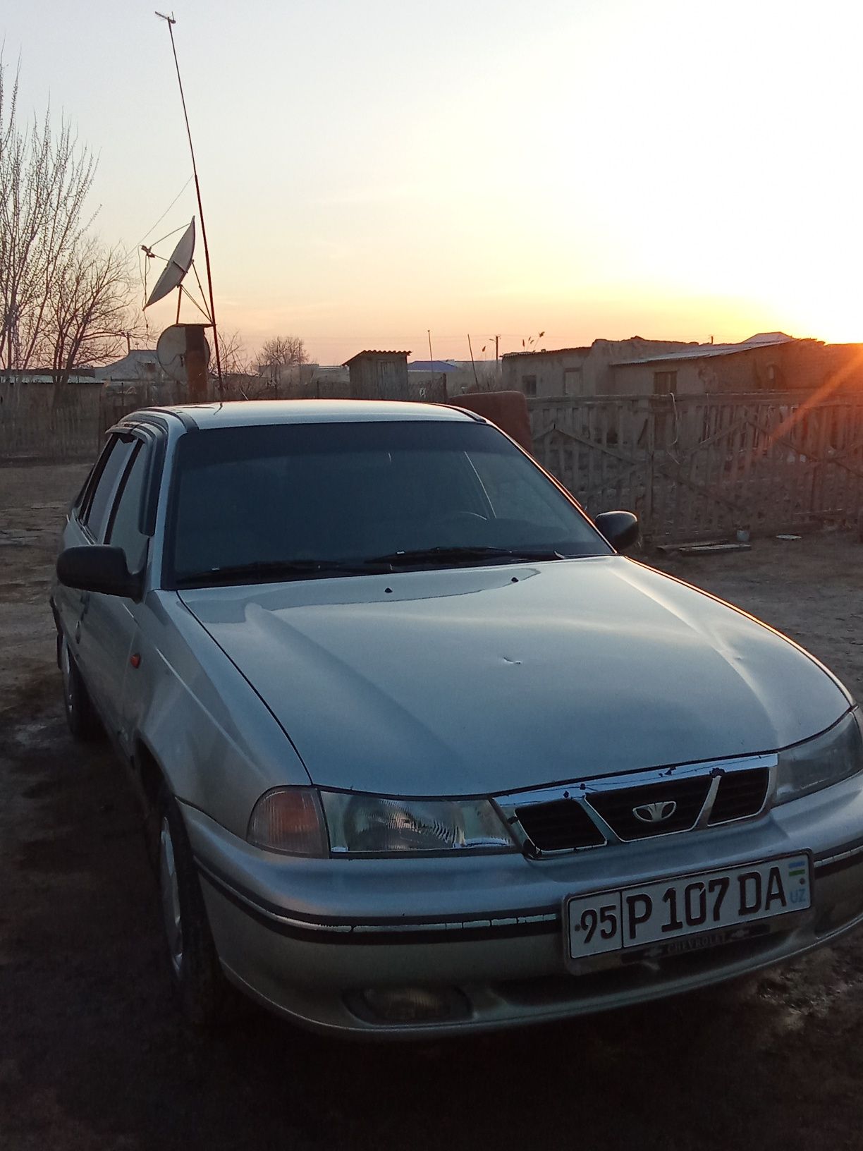 Продаётся машина Nexia 1 2008