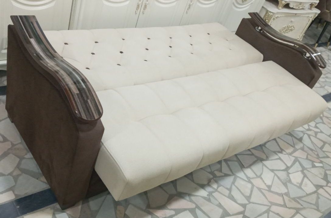 Yumshoq mebel sotiladi
