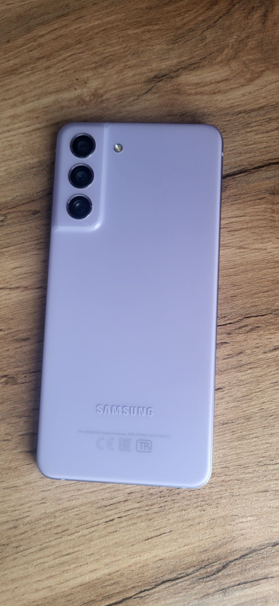 Продам два смартфона s21fe