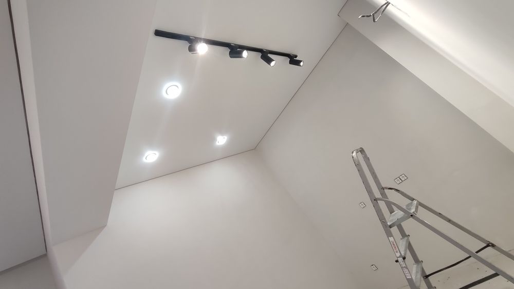 Потолки натяжные.Москитная сетка в подарок.Монтаж в день замера.