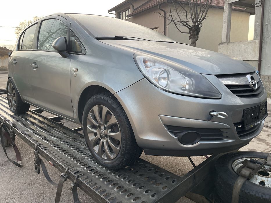 Opel Corsa D 1.4i на части