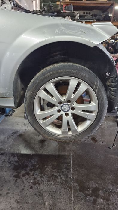 На Части W204 C220cdi Avantgard 170кс OME 651 двигател 2011 facelift