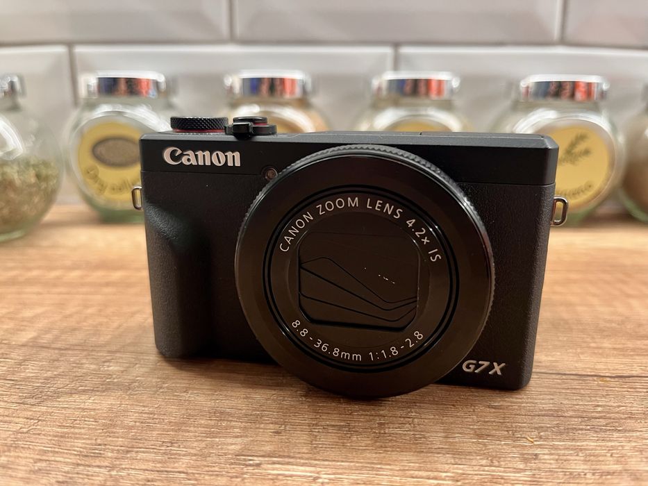 Продавам Canon g7x mark III