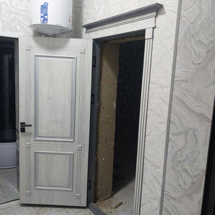 Eshik va romlar ustanovka qilamiz