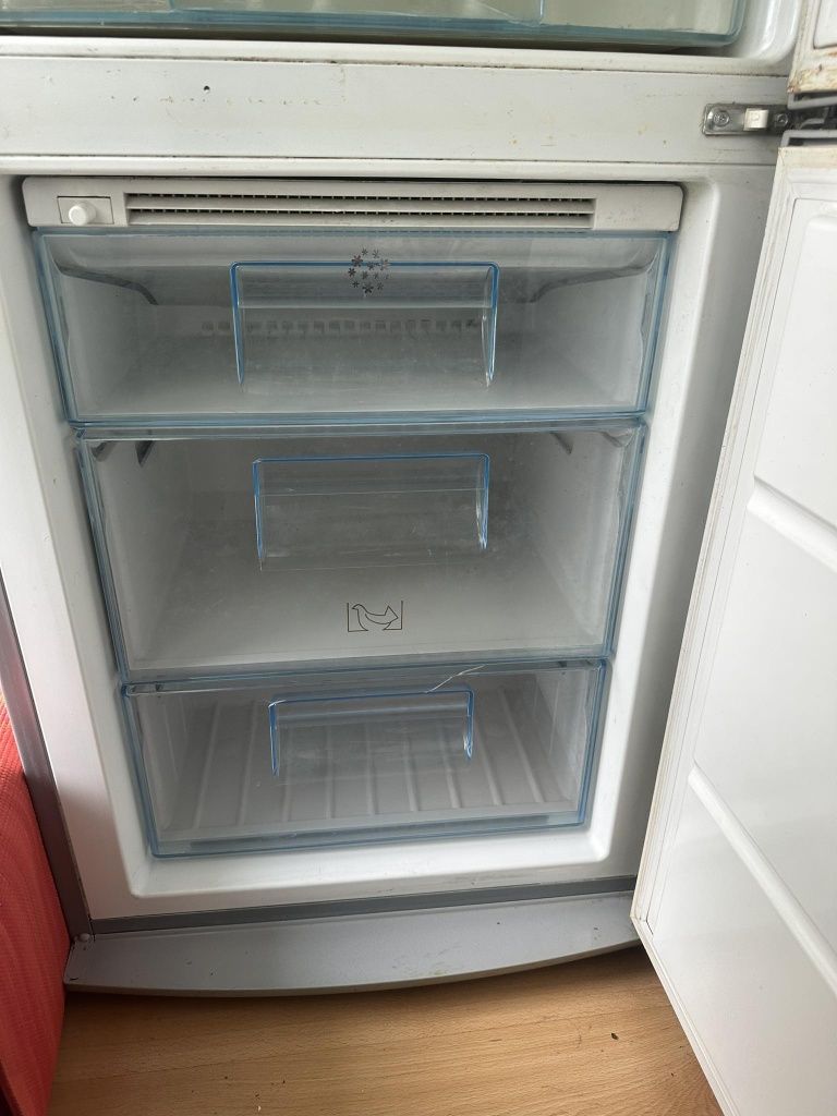 Хладилник с фризер Electrolux
