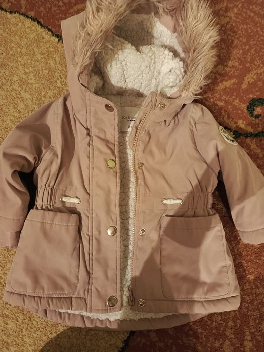 Продам куртки на девочку