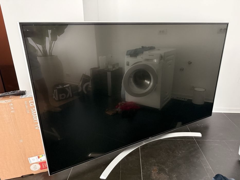 LG TV 86UH955V aproape nou cu telecomanda