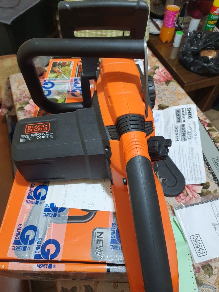 Електрически трион Black+Decker