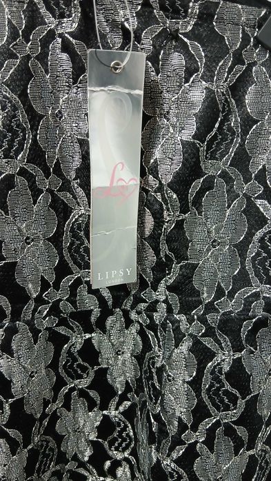 Сребриста и черна асиметрична дантелена рокля – Lipsy London,