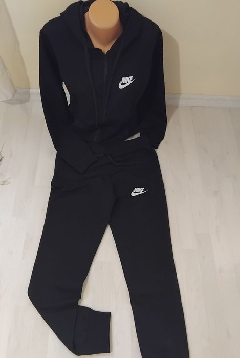 Trening bărbați Nike.